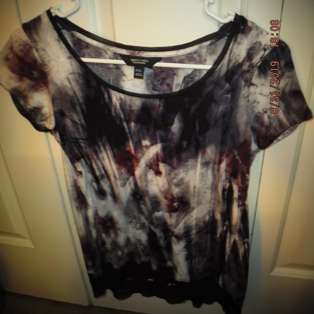 Multi-colored short-sleeved shirt